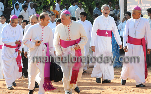 Bishop-Amrose-Funeral1